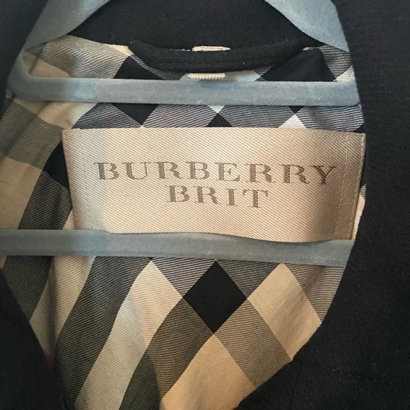 Burberry Classic Black Trench Coat - Picture 14 of 16